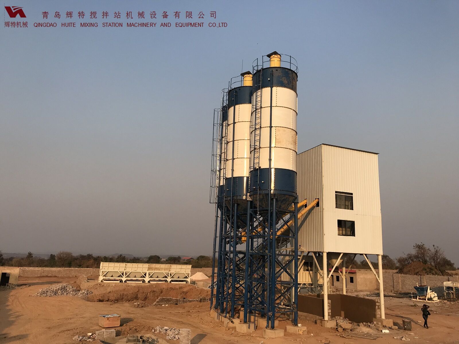 輝特混凝土攪拌站HZS120采用國(guó)內(nèi)外知名品牌，大大降低了設(shè)備故障率