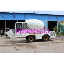 自上料混凝土攪拌車廠家 自動噴漿機(jī) 行走攪拌車