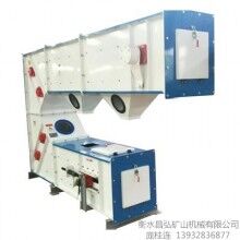 耐火材料專用Z型提升機(jī)，整機(jī)防爆，內(nèi)置強(qiáng)制通風(fēng)系統(tǒng)