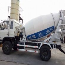 河南攪拌罐車(chē)生產(chǎn)廠(chǎng)家，億立實(shí)業(yè)4m3混凝土罐車(chē)專(zhuān)賣(mài)