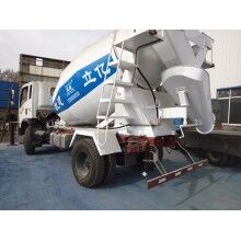 5m3混凝土罐車(chē)最新價(jià)格，億立攪拌罐車(chē)廠(chǎng)家直銷(xiāo)